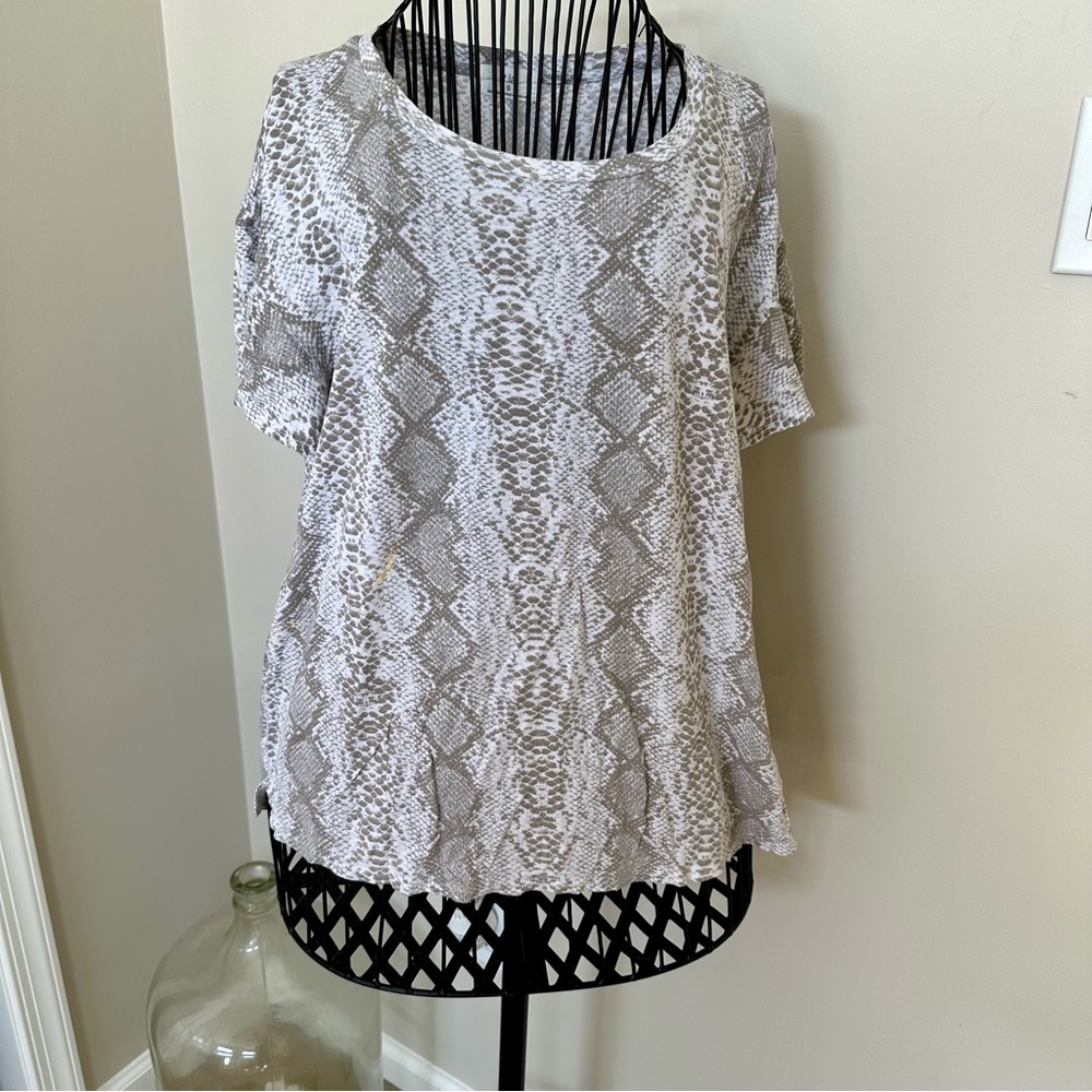 T.La Anthropologie Nwot Snake Print Flutter Short… - image 2